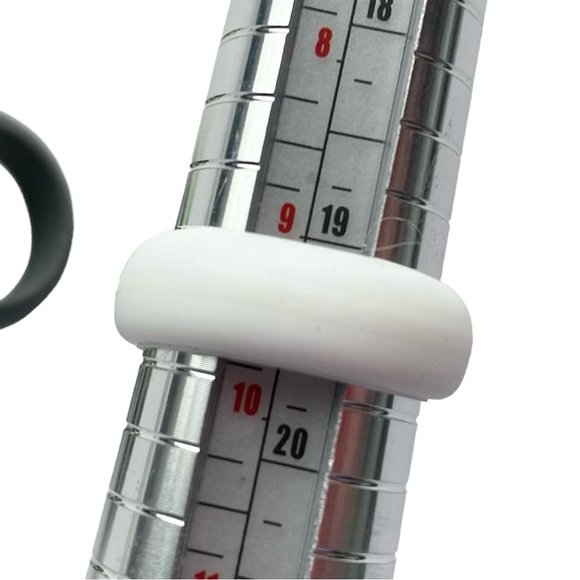 NEW - 6 Rings - Silicone Bands Size 9/10 - Picture 5 of 10